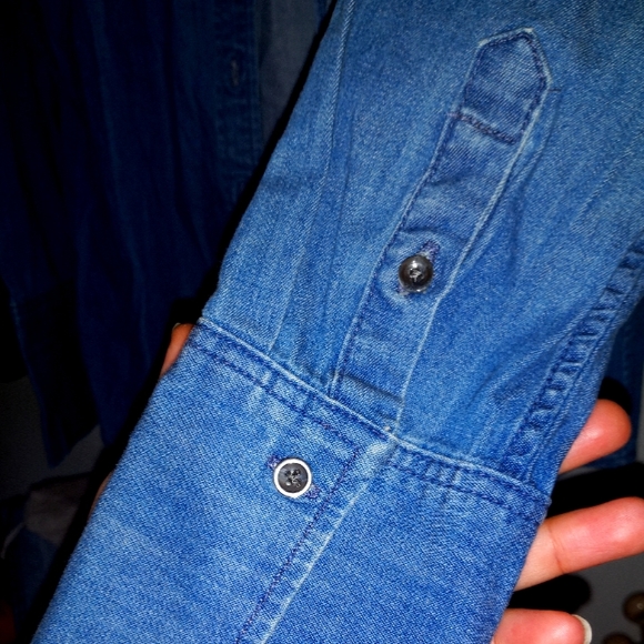 Banana Republic Button Top - Picture 4 of 7